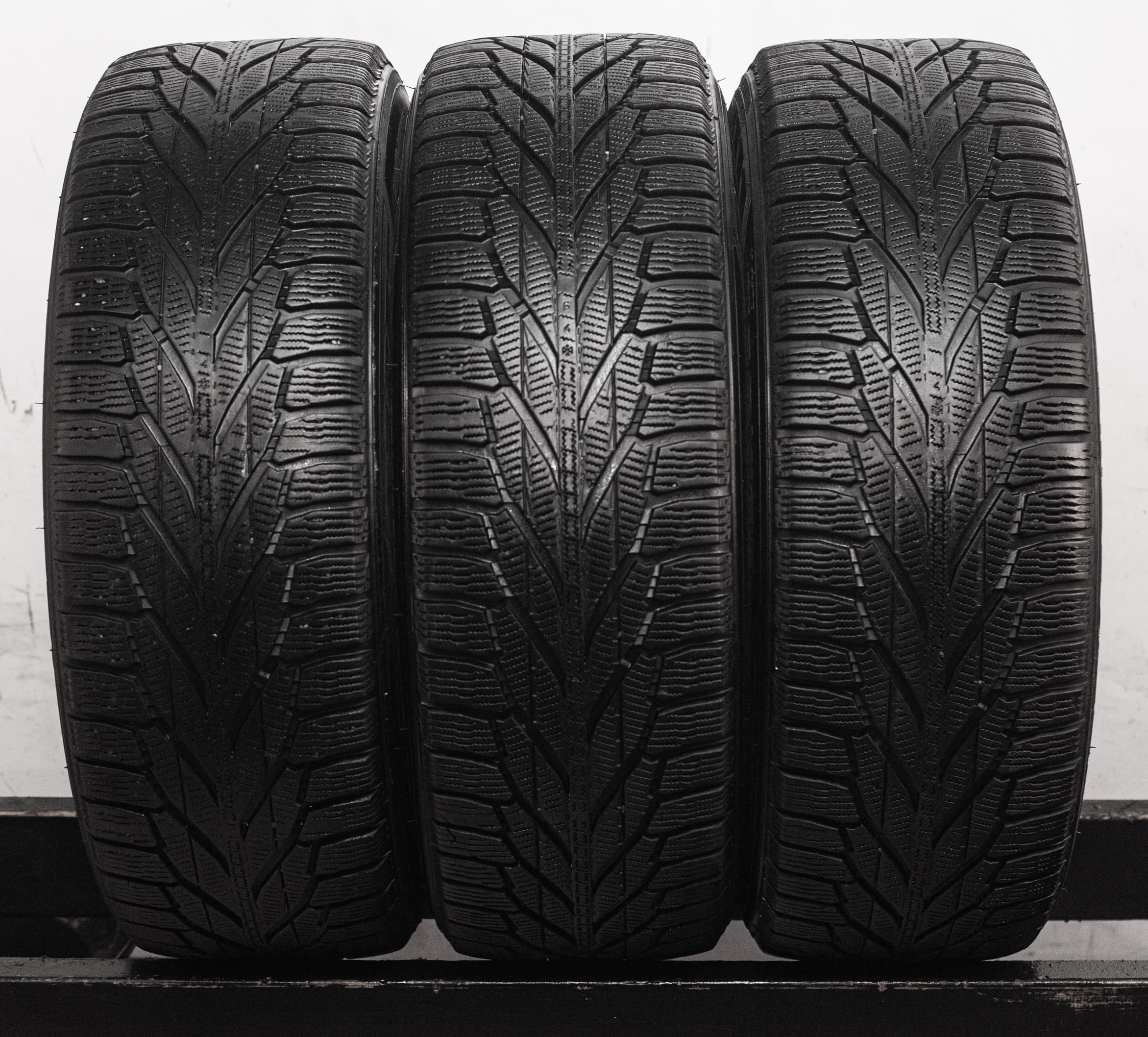Nokian Tyres Нakkаpеliitta R2 SUV 215/65 R16 102R