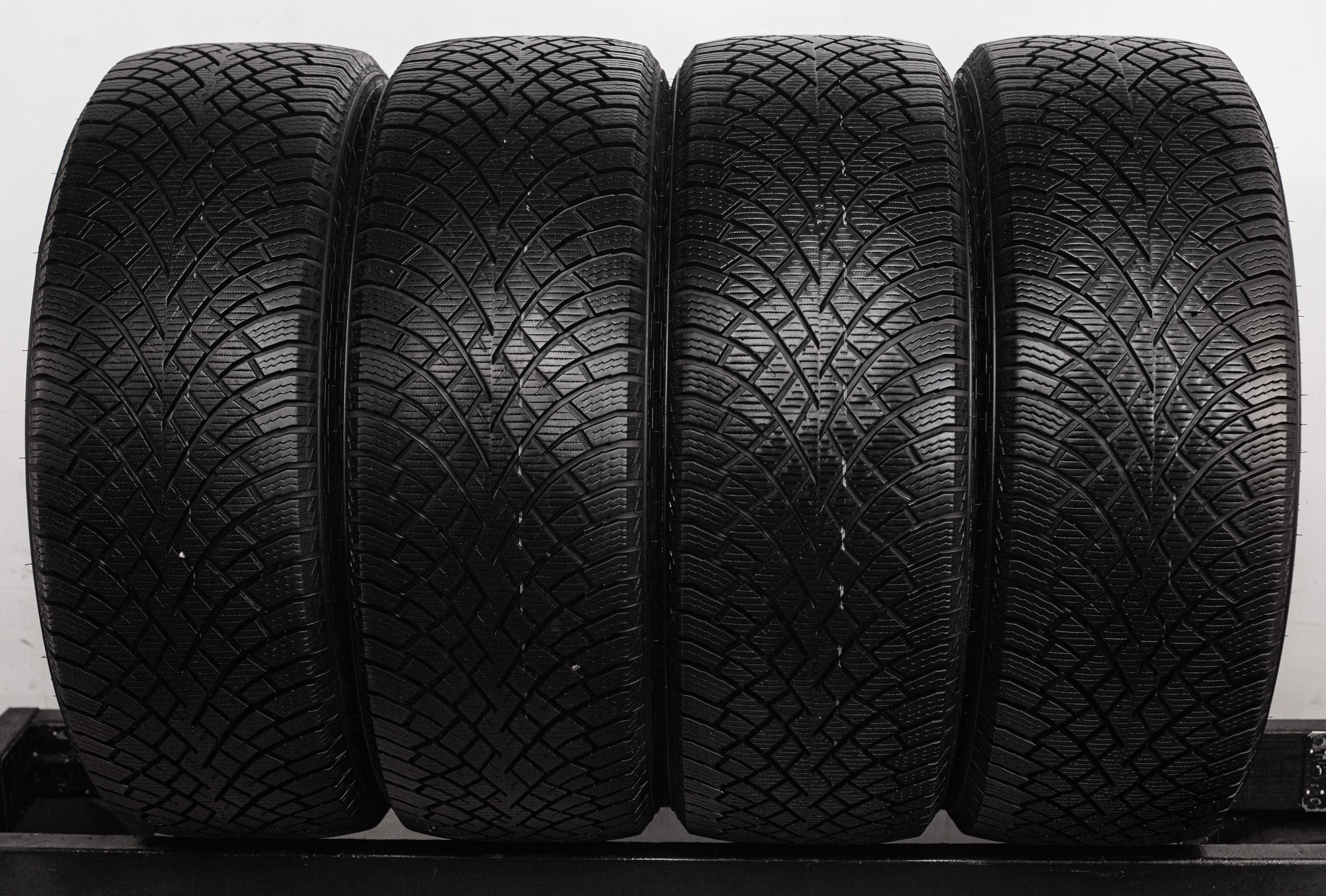 Nokian Tyres Hakkapeliitta R5 SUV 255/55 R20 110R