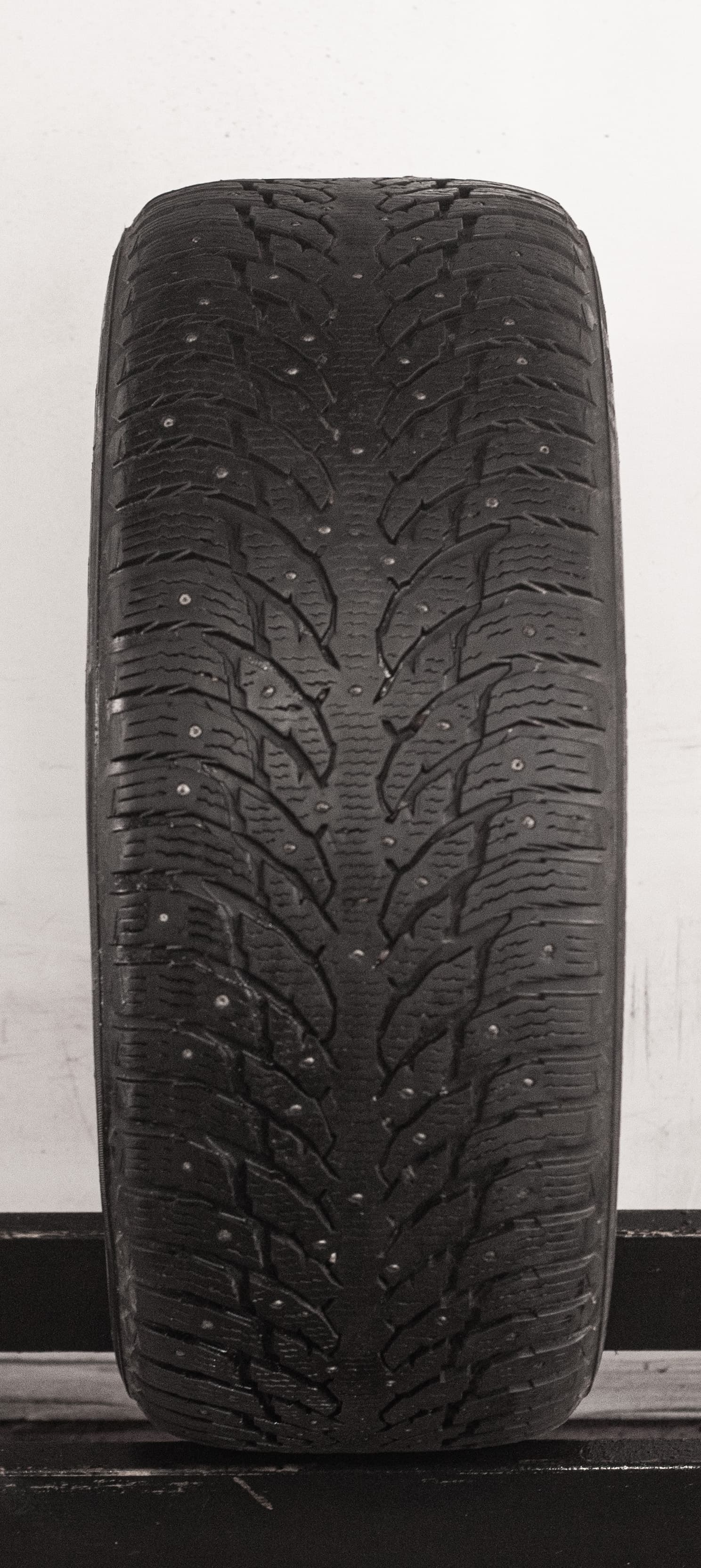 Nokian Tyres Hakkapeliitta 9 SUV 285/50 R20 116T (2)