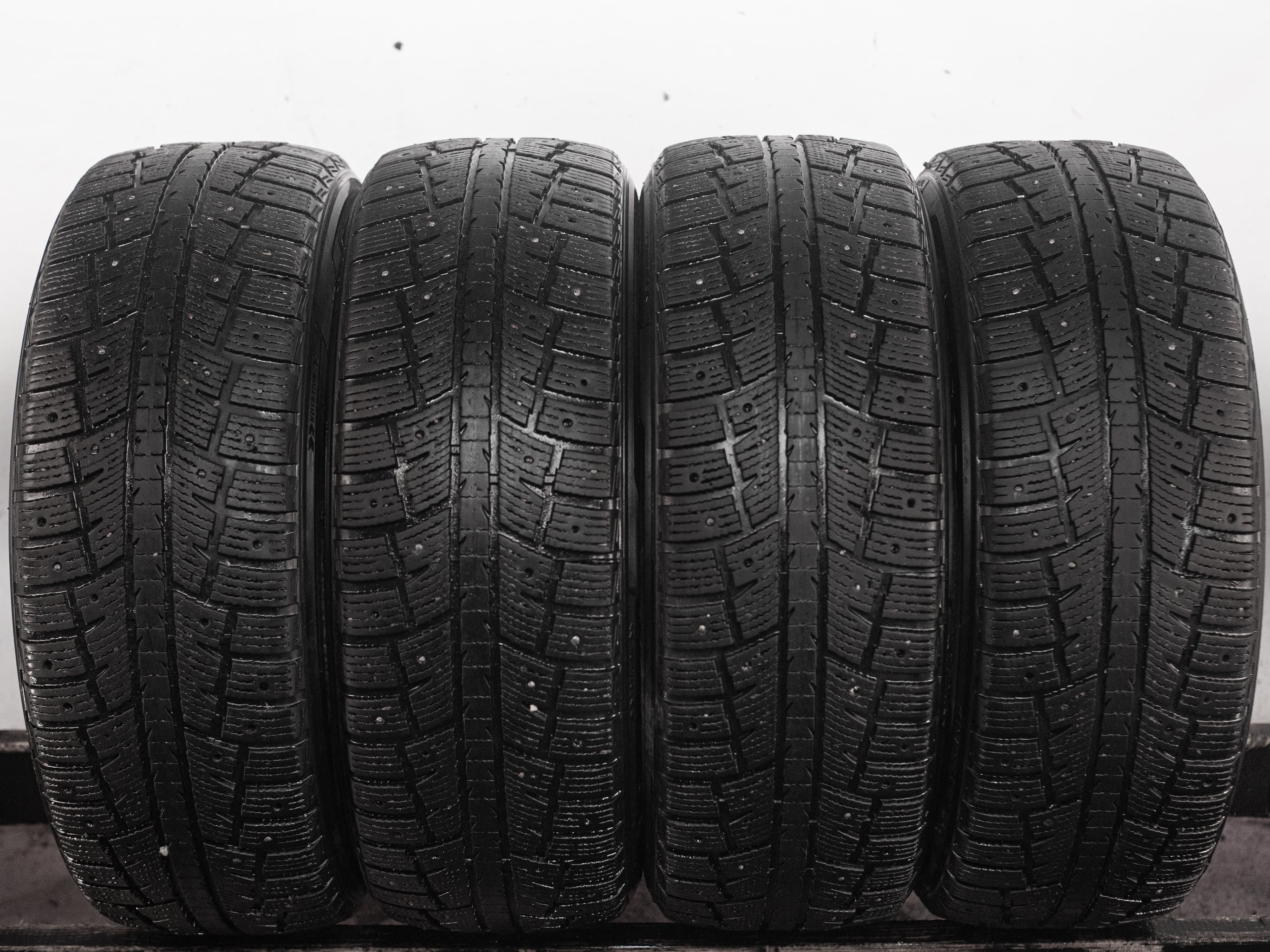 Minerva Eco Stud-SUV 225/60 R17 103T