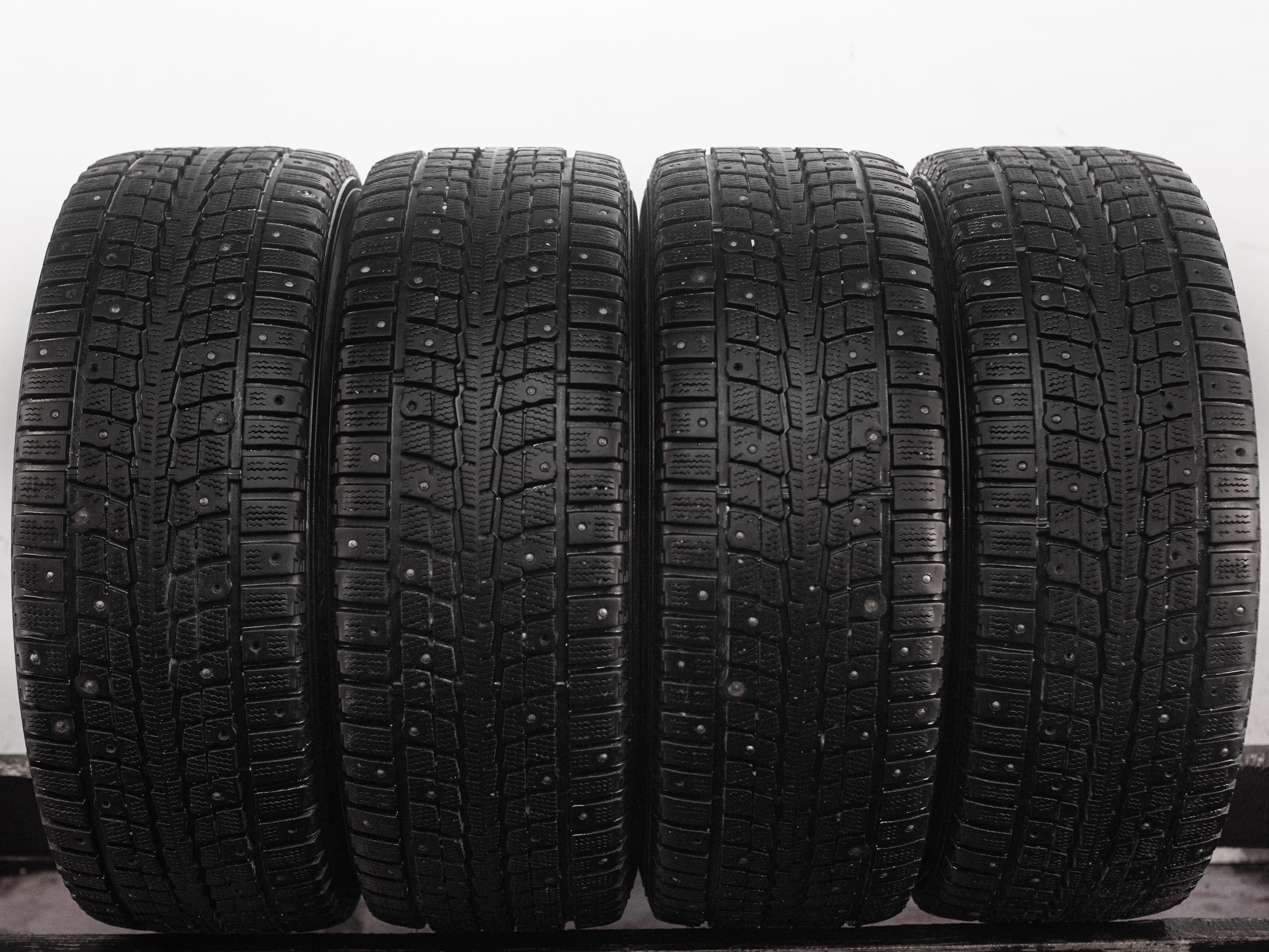 Dunlop SP Winter Ice 01 205/55 R16 94T
