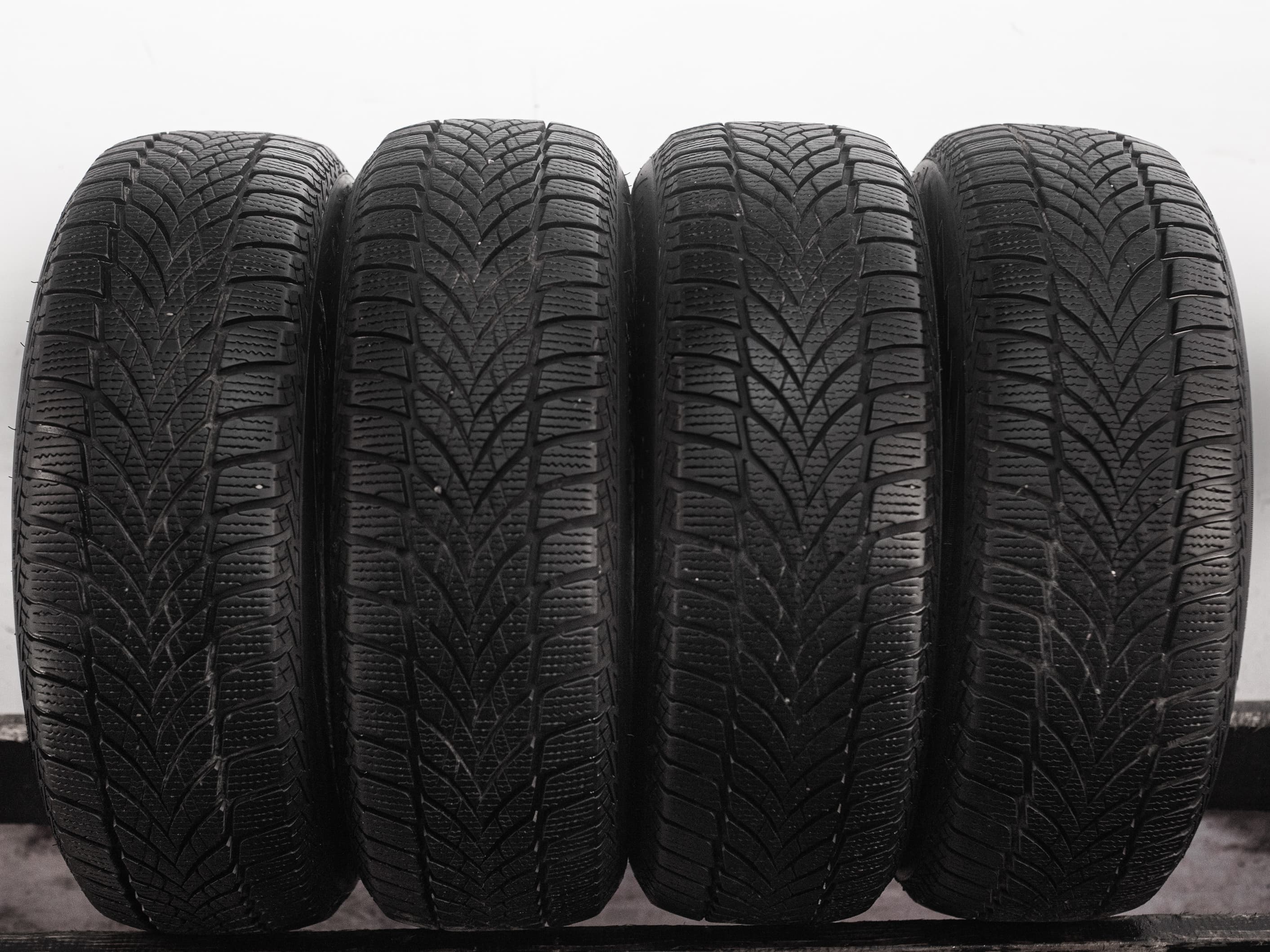 Goodyear UltraGrip Ice 2 185/60 R15 88T