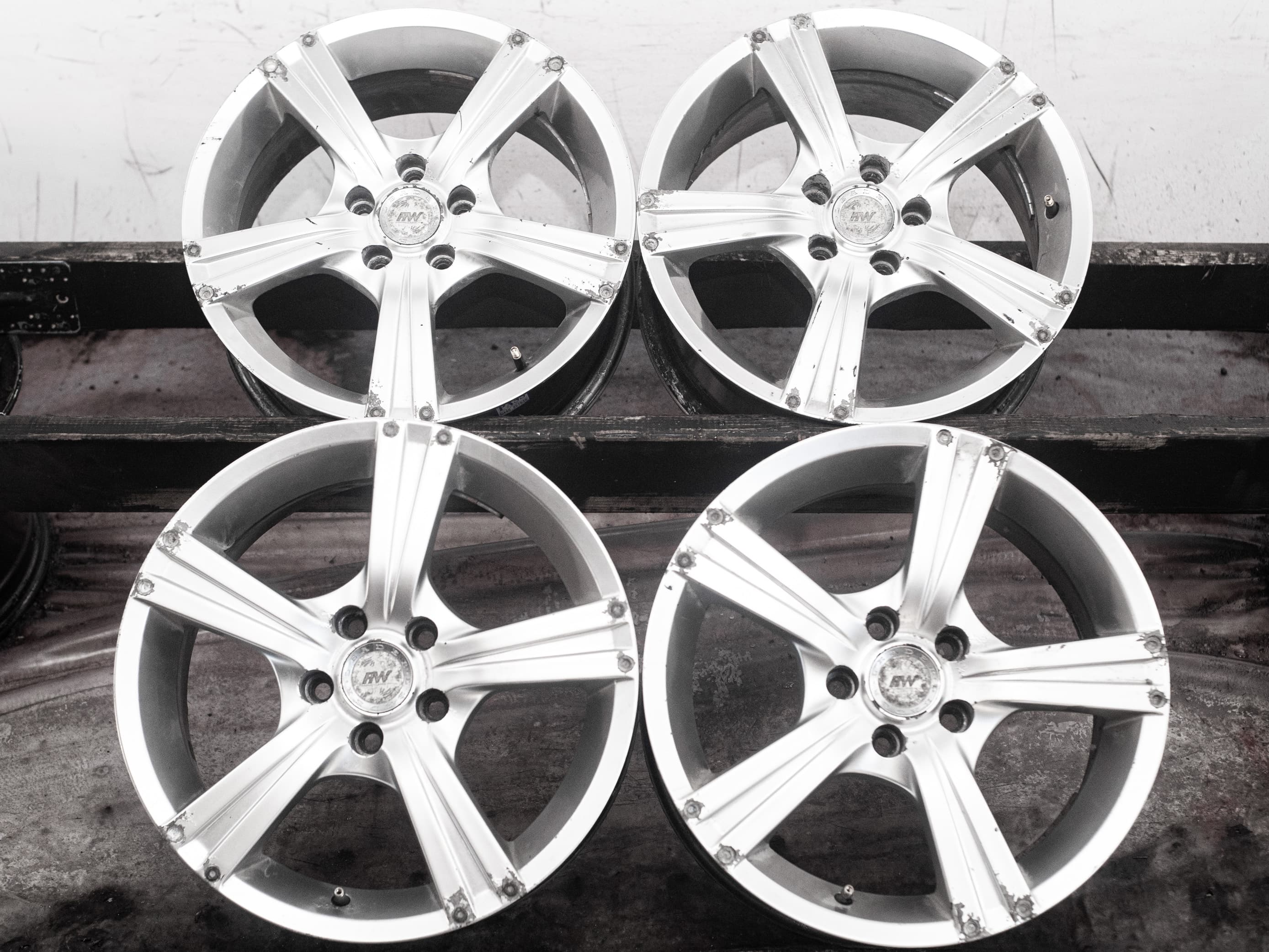 Диски б/y литые R16 Chevrolet Cruze 7Jx16 ET39 5x105 D56.6