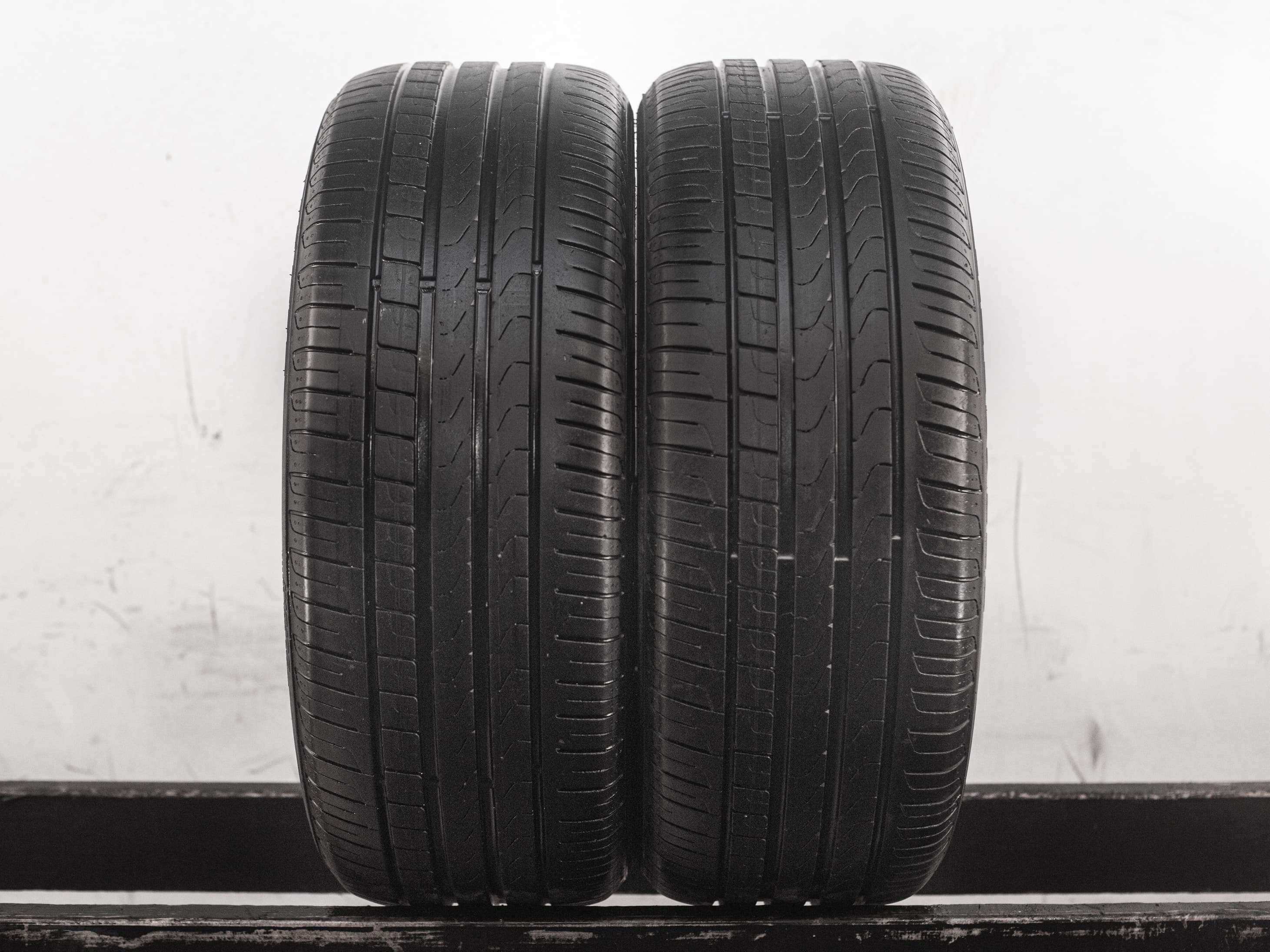 [2] Pirelli Cinturato P7 225/45 R18 95W