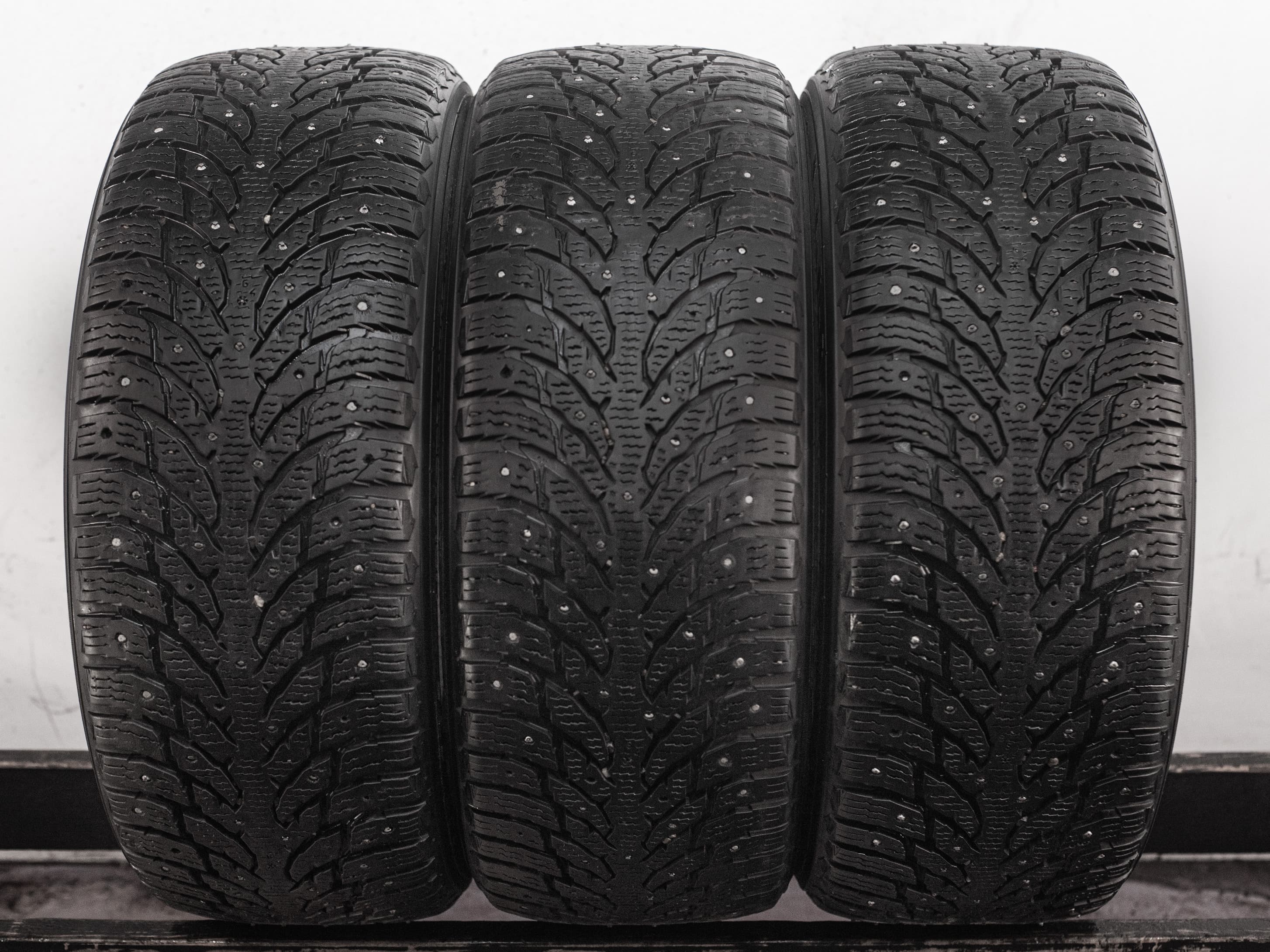 [3] Nokian Hakkapeliitta 9 SUV 245/50 R19 105T