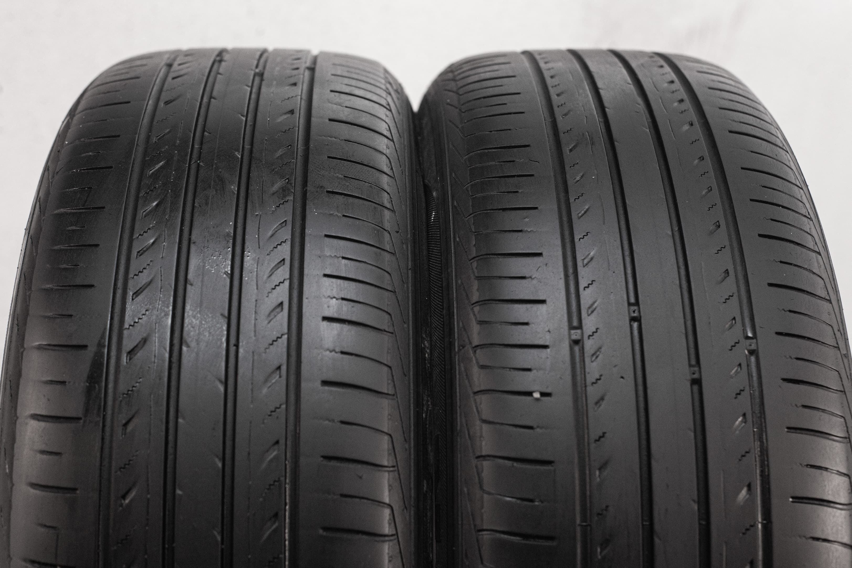 [2] Nexen Roadian 581 235/55 R19 101H