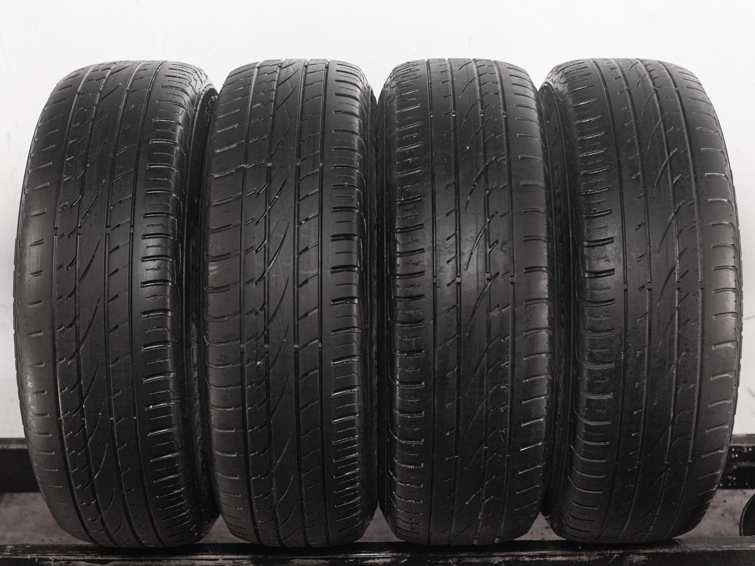 Continental ContiCrossContact UHP 235/65 R17 104V