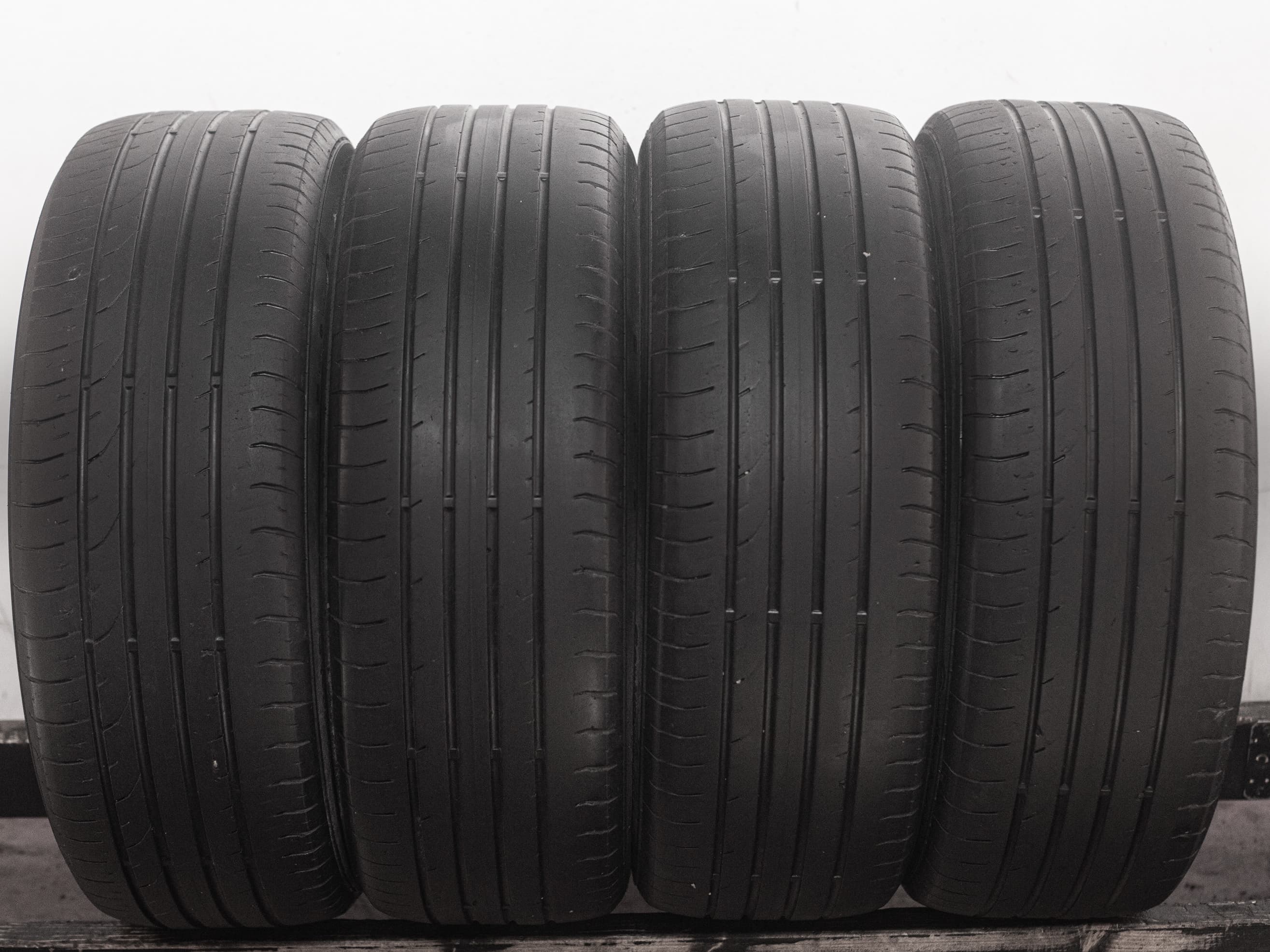 Continental ContiPremiumContact 2 215/55 R18 95H