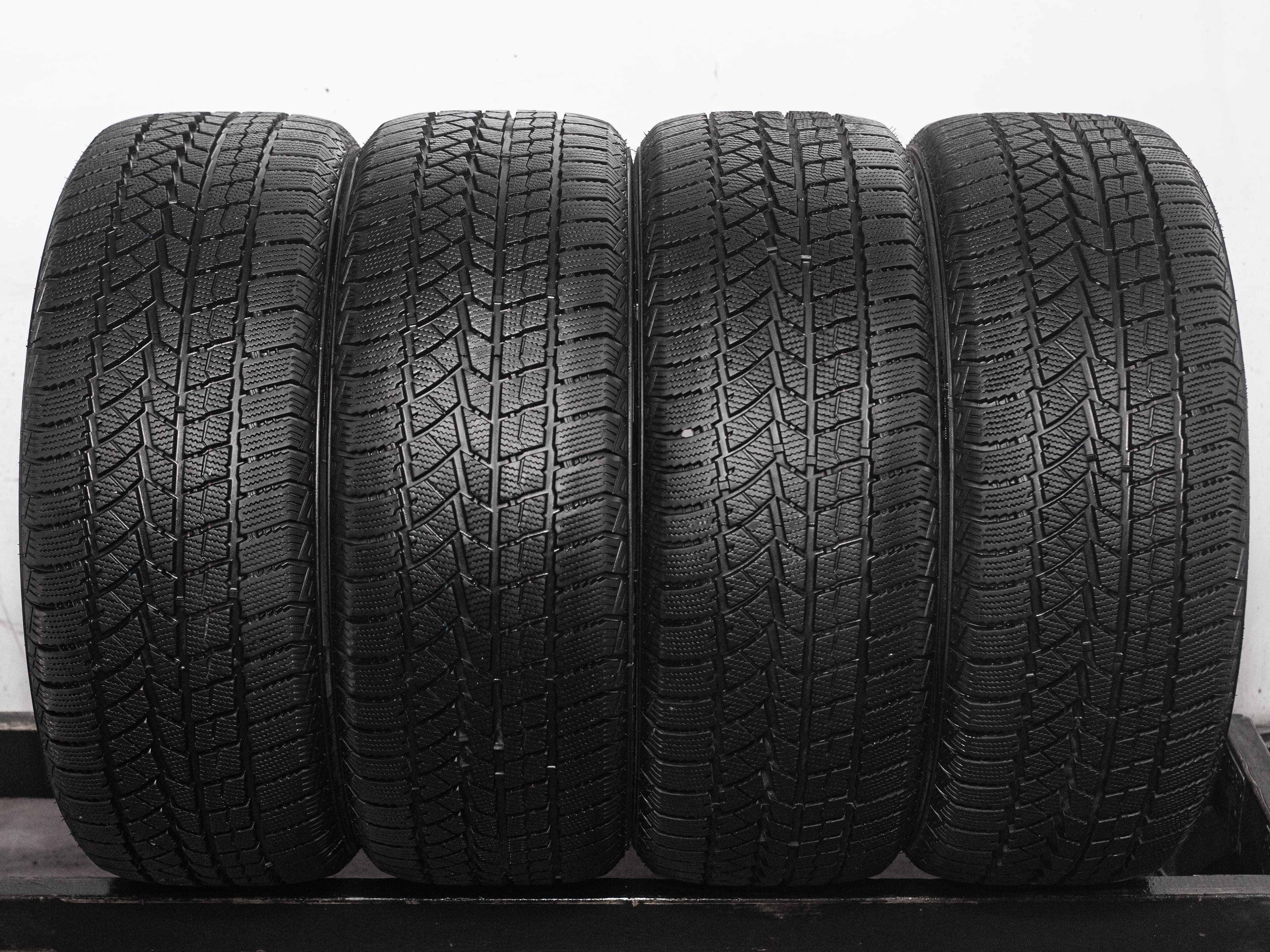 Doublestar DW02 255/45 R20 105T