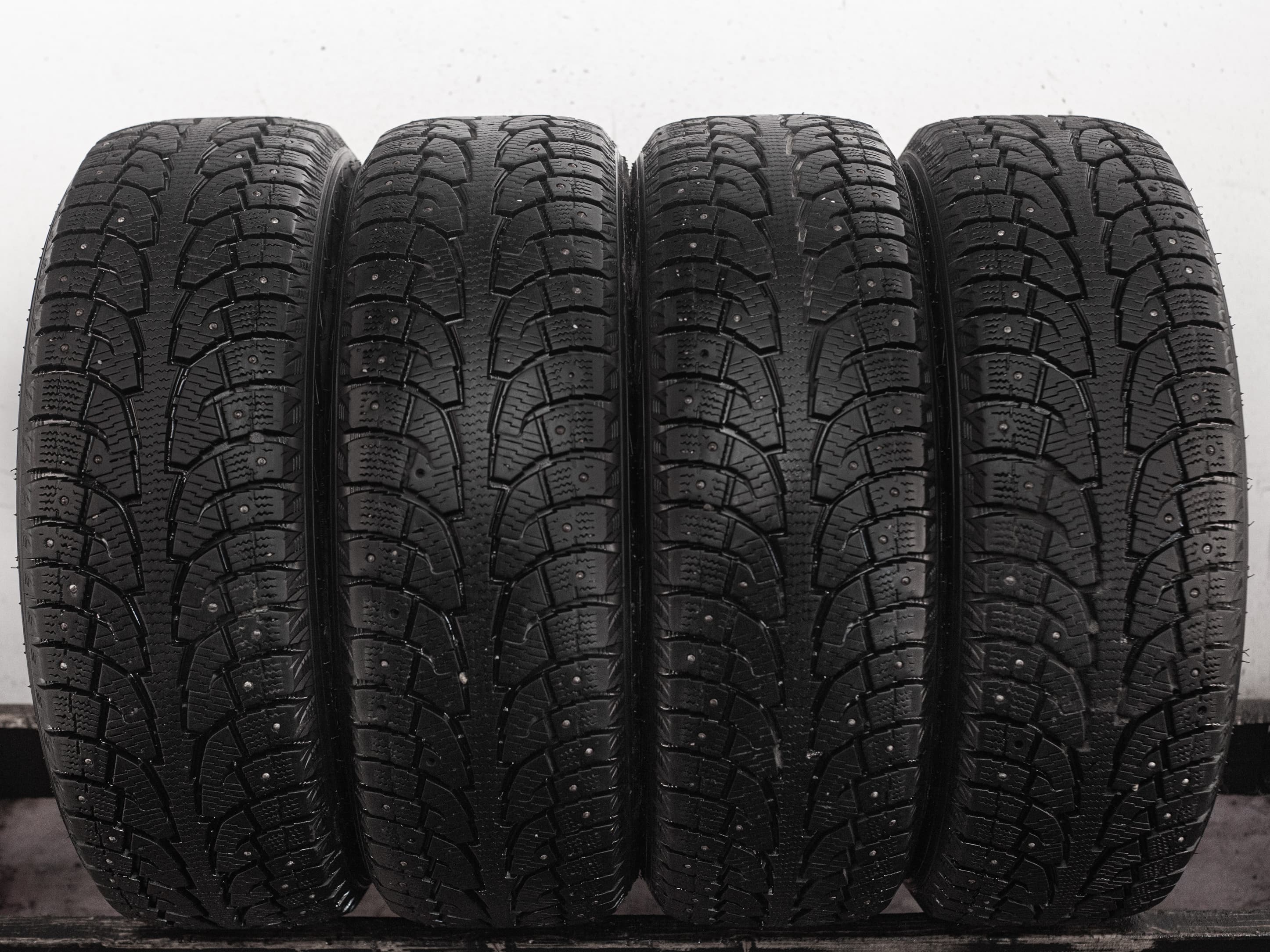 Hankook i*Pike RW11 215/60 R17 96T