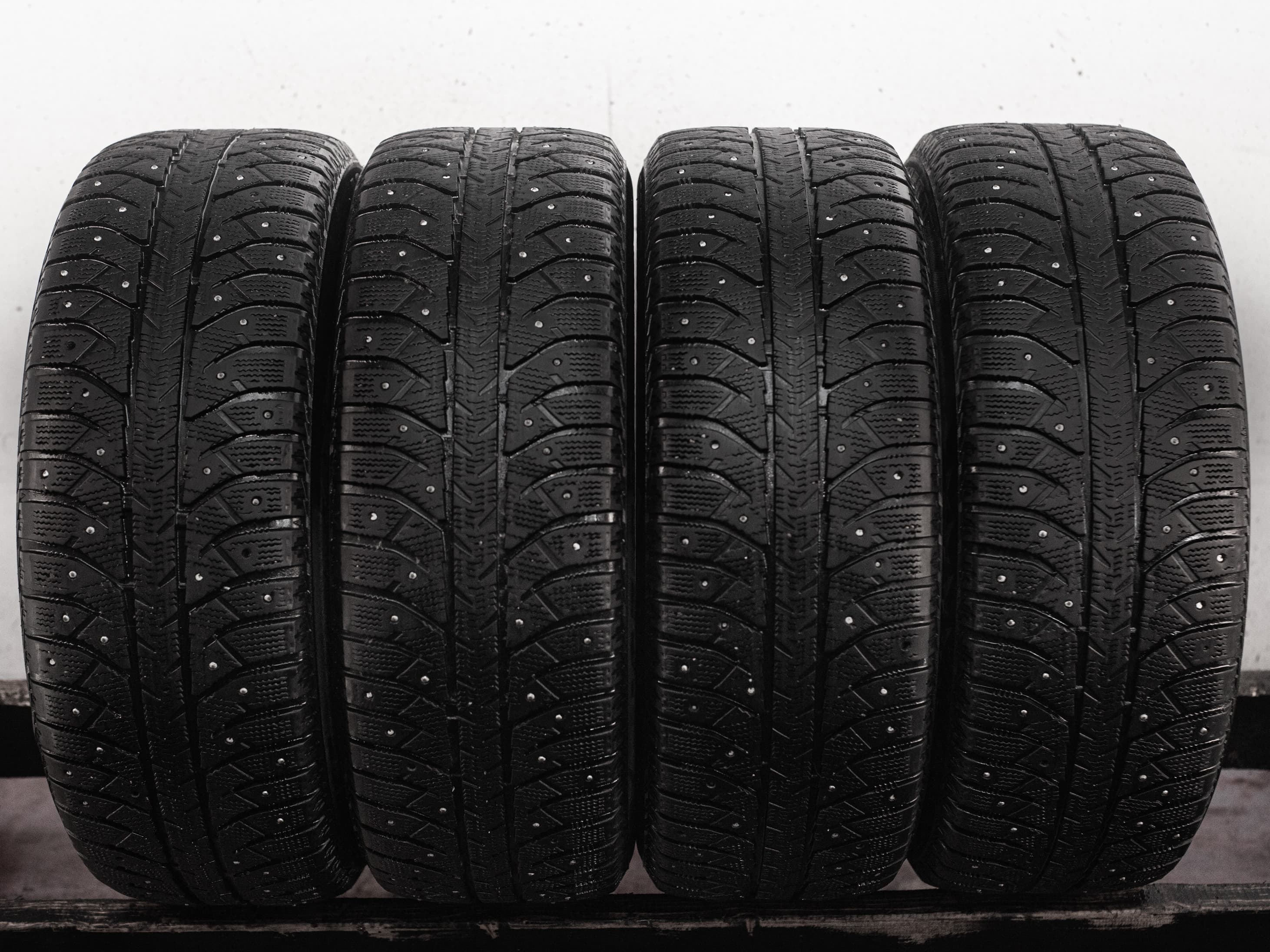 Bridgestone Ice Cruiser 7000 205/55 R16 91T