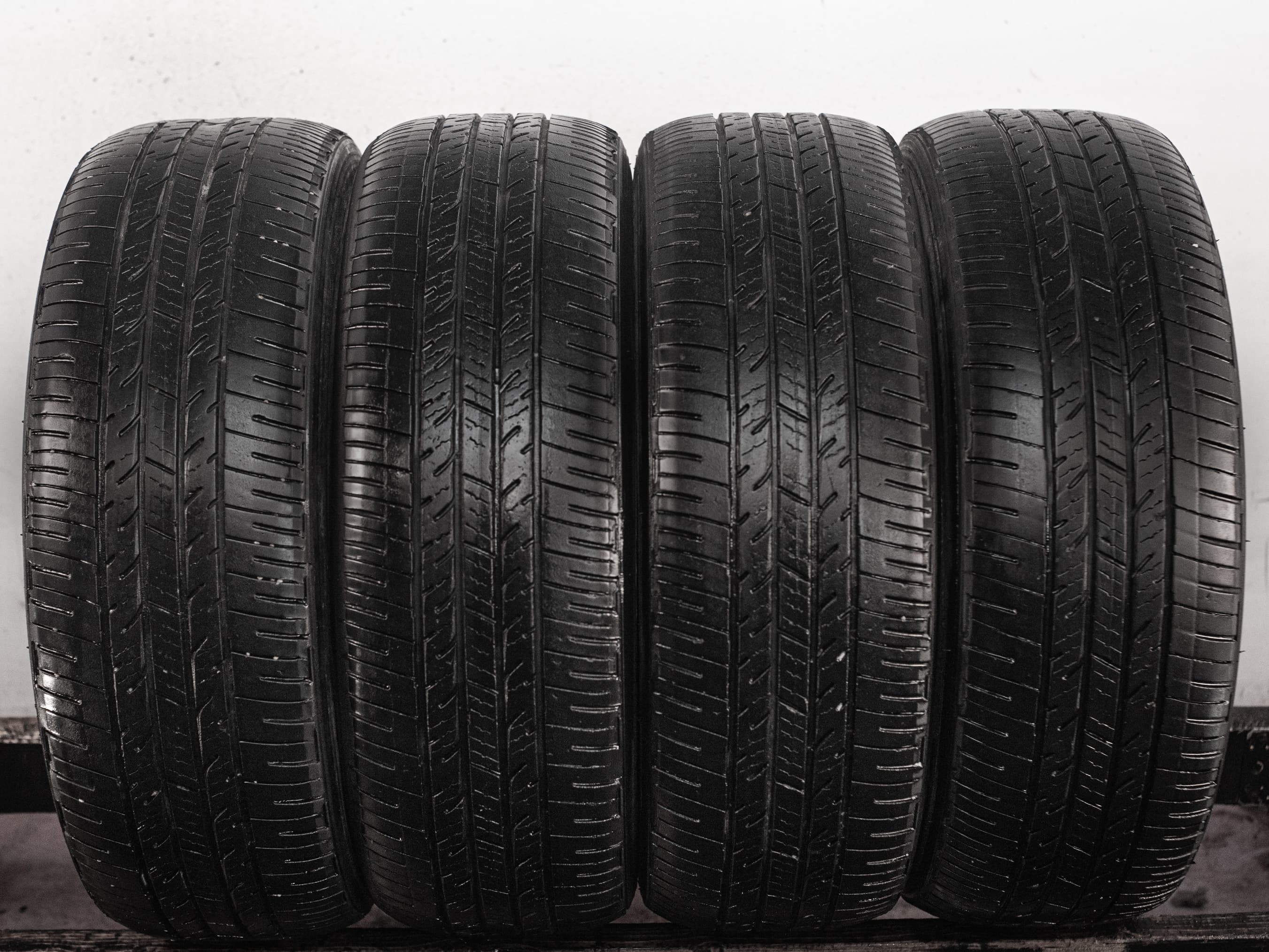 Bridgestone Dueler H/T 215/60 R17 96H
