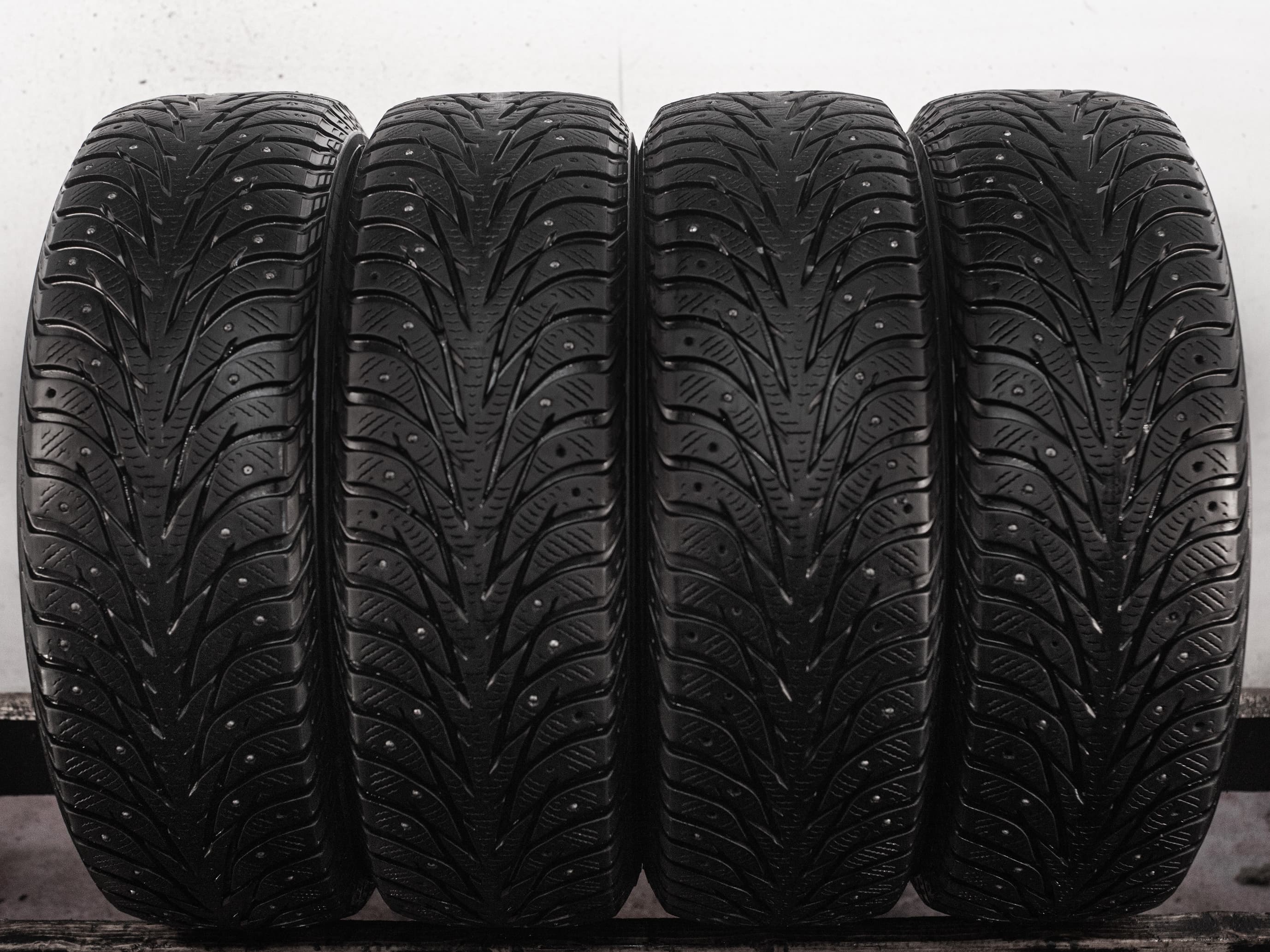 Yokohama IceGuard Stud IG35 205/65 R15 99T