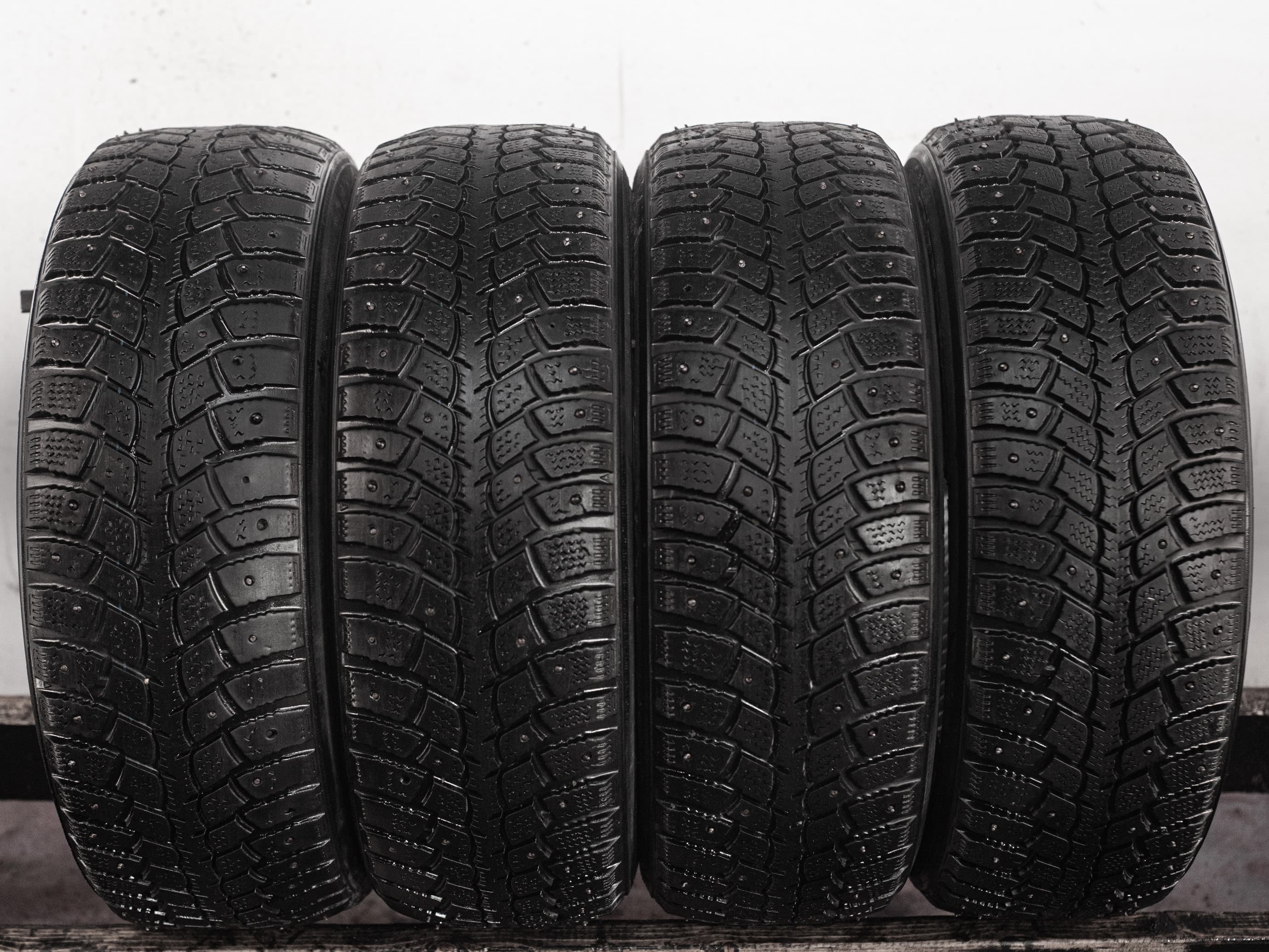 Kumho I'Zenwis KW19 195/60 R15 88T