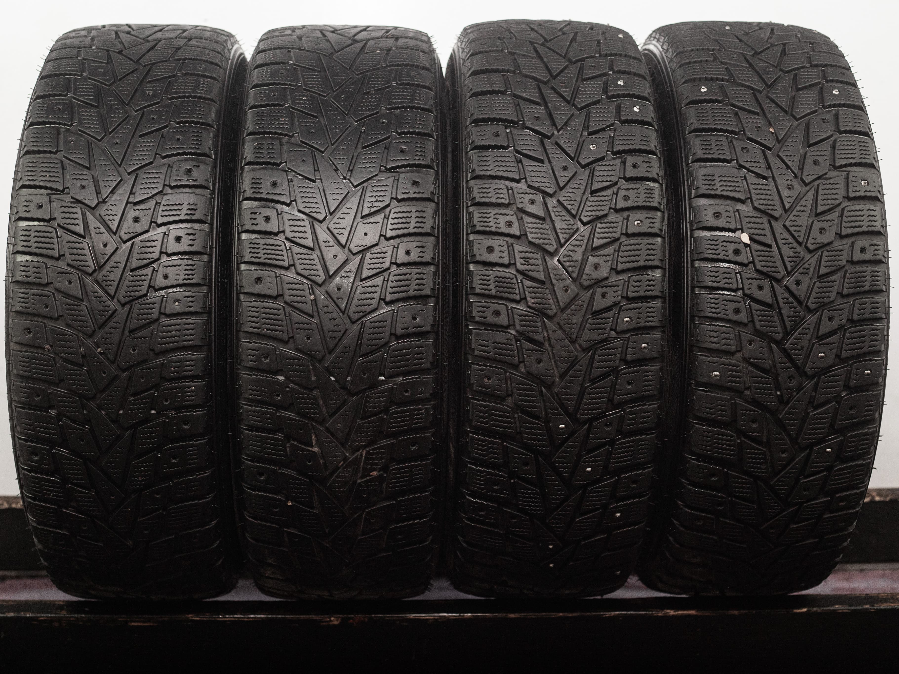 Dunlop SP Winter Ice 02 215/55 R17 98T