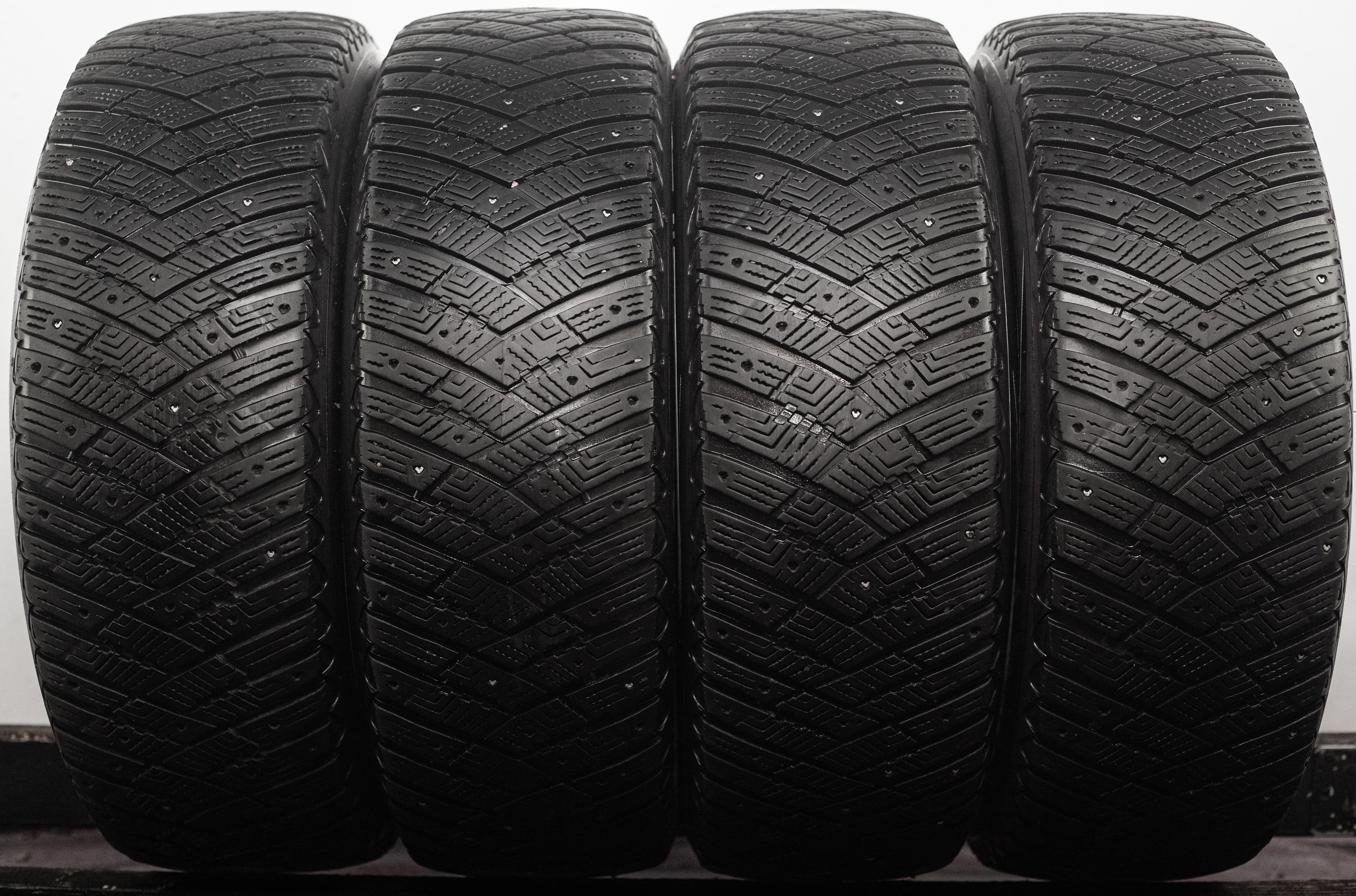 Goodyear UltraGrip Ice Arctic SUV 235/60 R18 107T XL