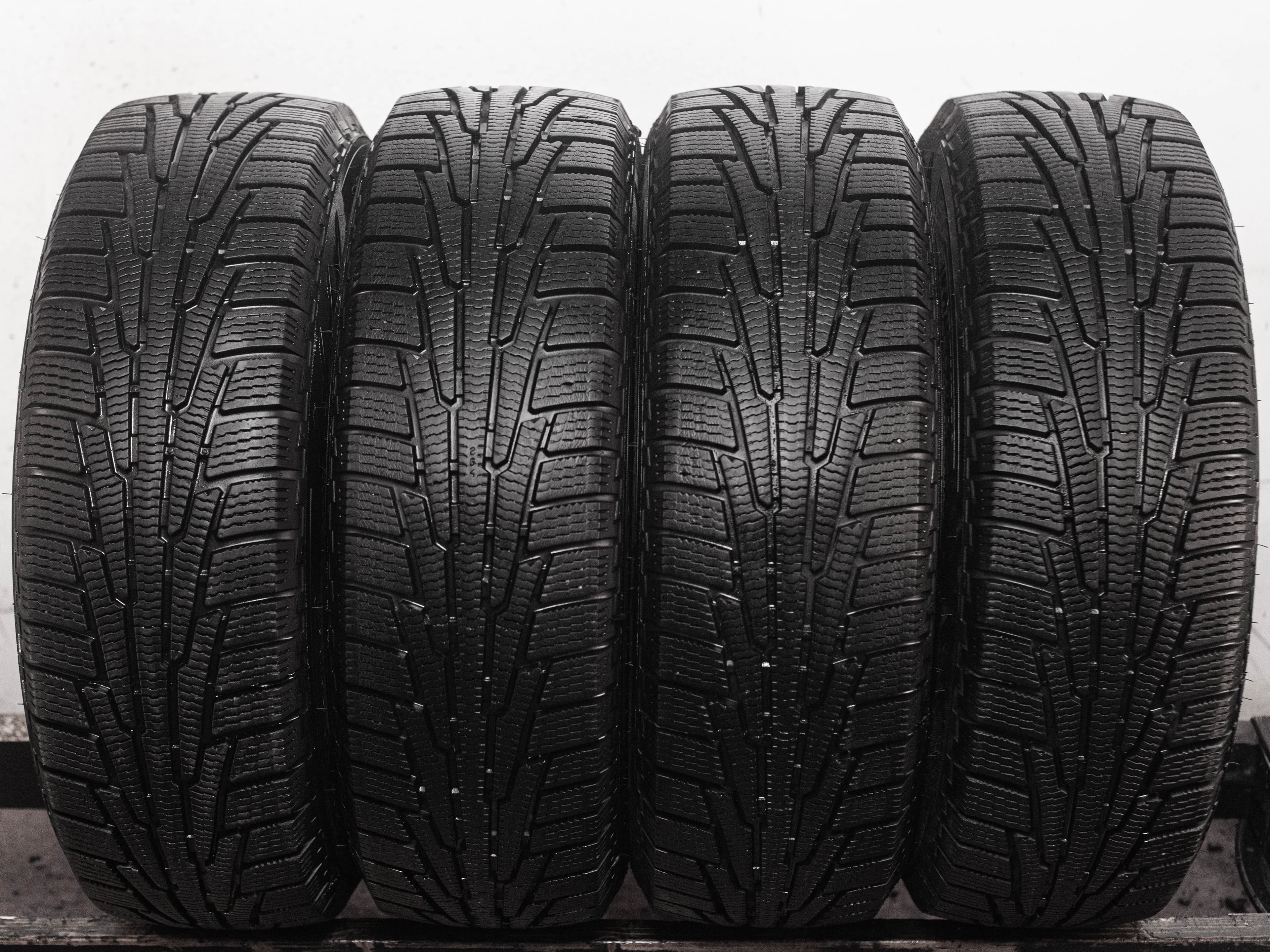 Ikon Character Snow 2 SUV 225/65 R17 106R XL