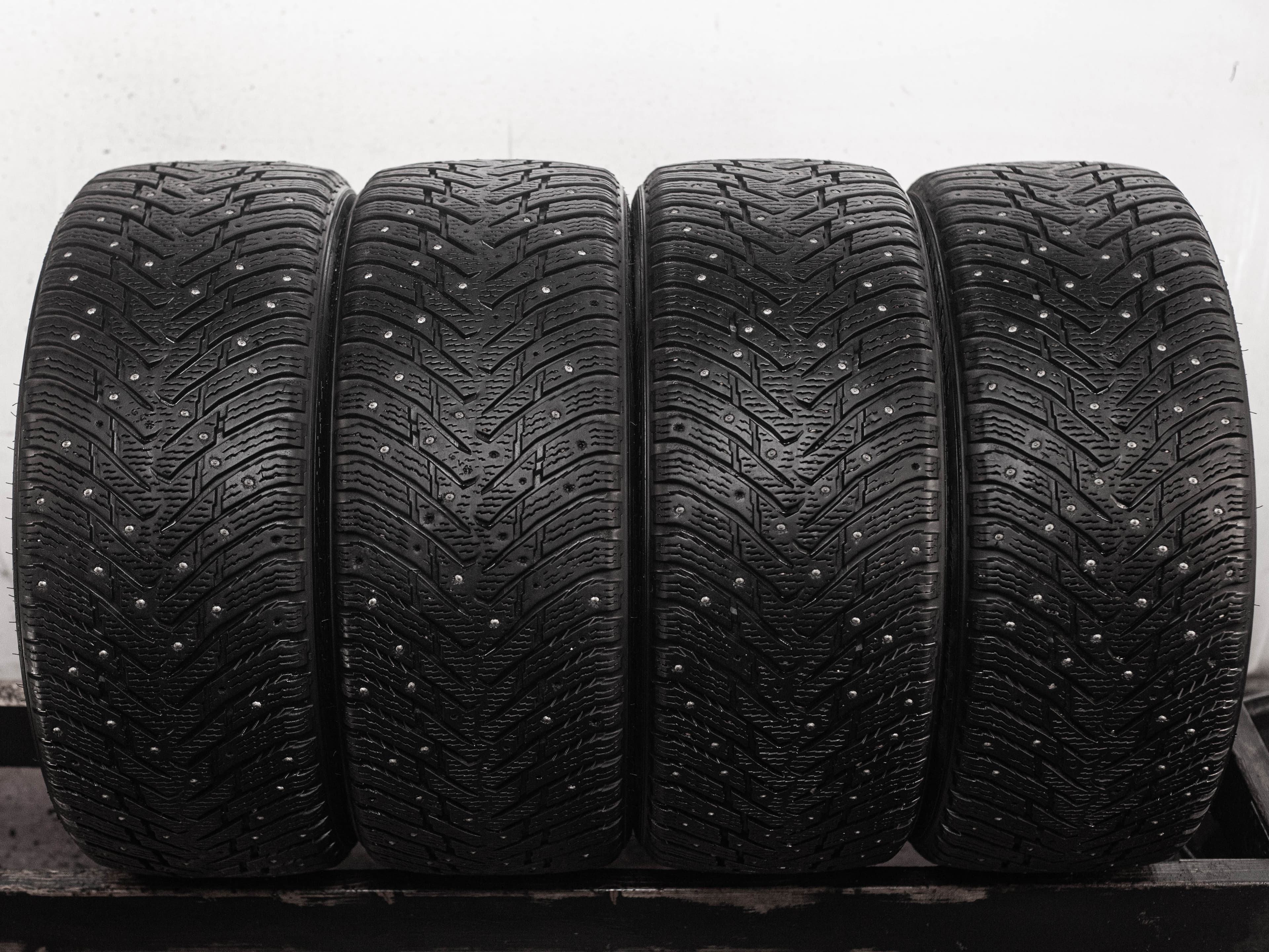 Nokian Hakkapeliitta 8 235/45 R18 98T XL