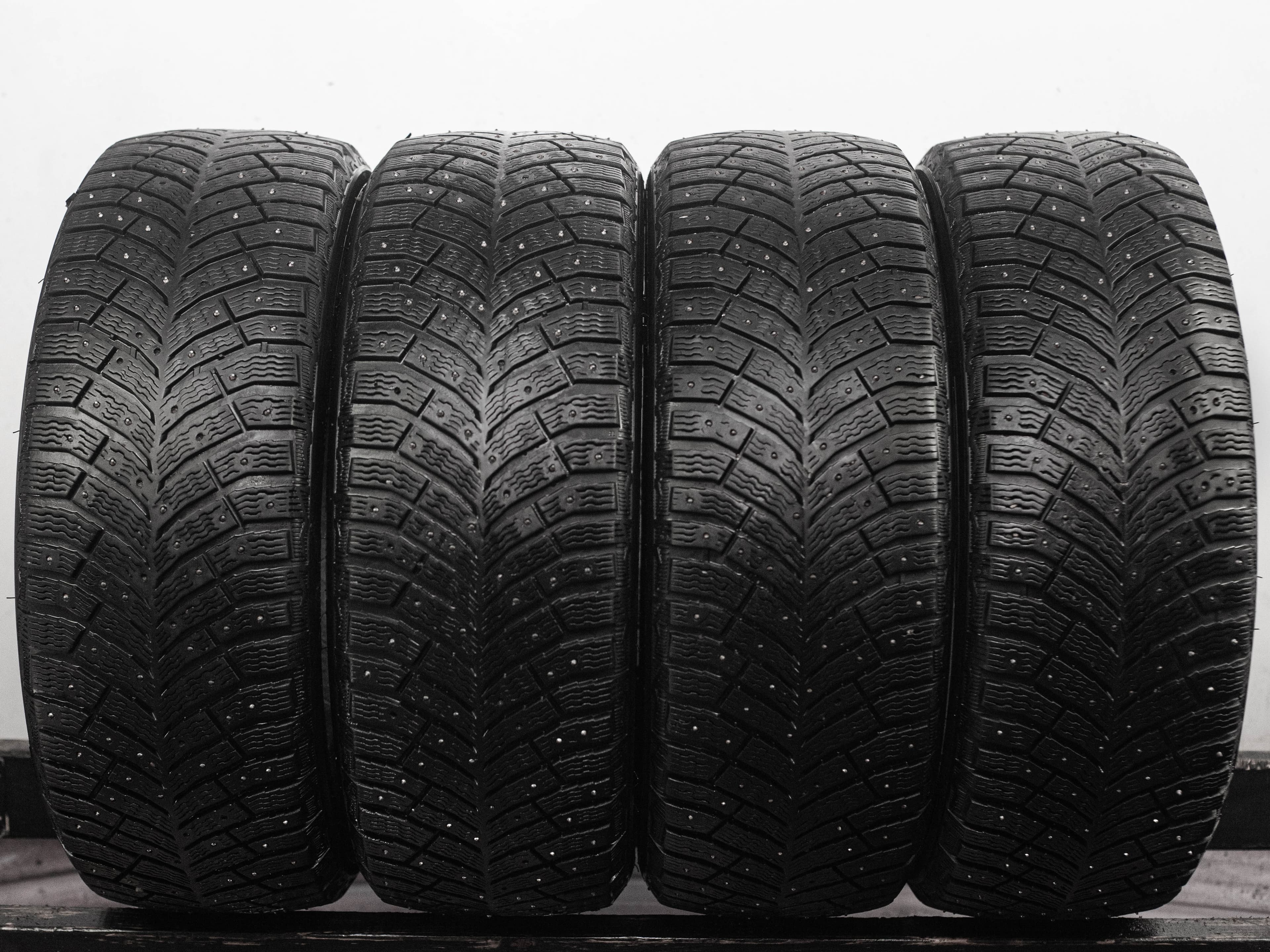 Michelin X-Ice North 4 215/55 R18 99T