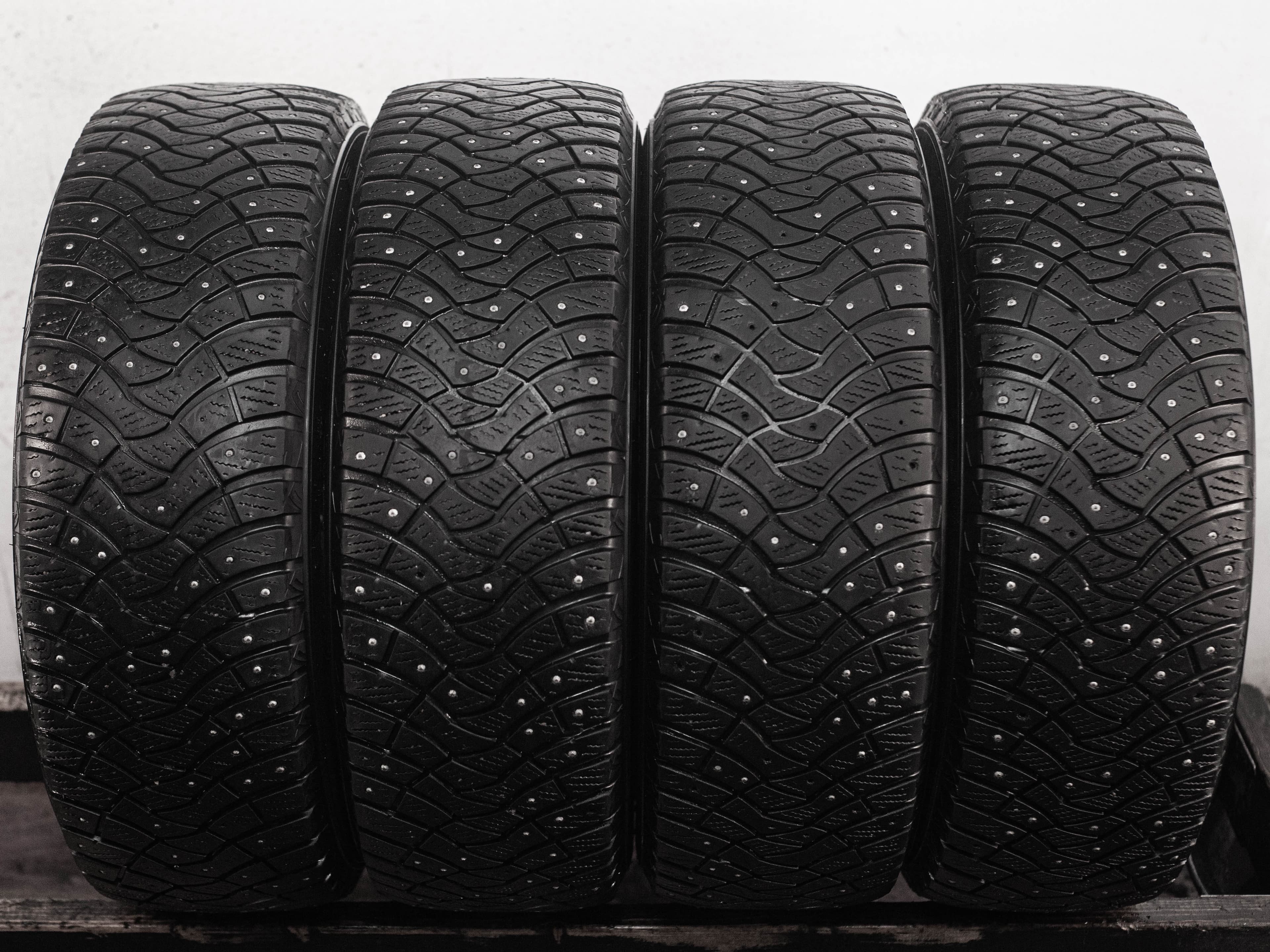 Dunlop Grandtrek Ice03 215/65 R16 102T