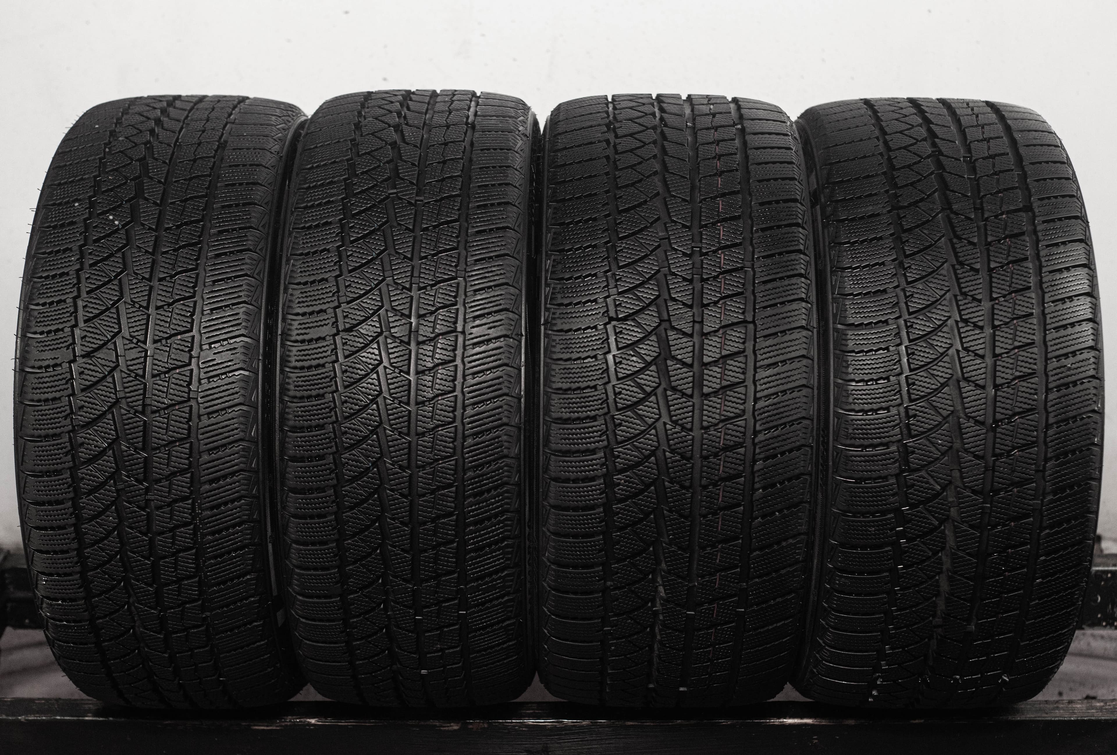 Doublestar DW02 245/40 R20 99T XL и 275/35 R20 102T