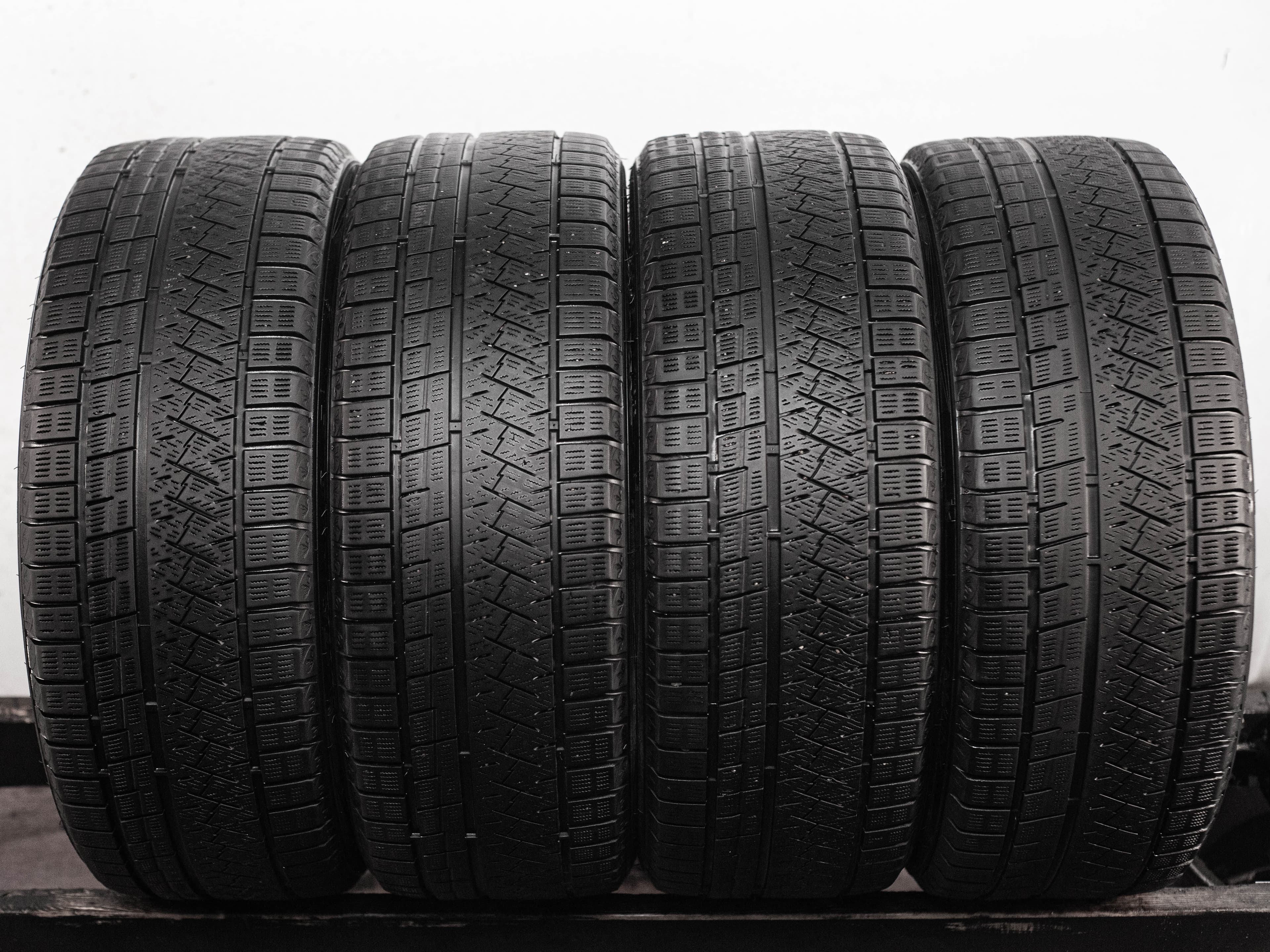 Triangle Snowlink TWT02 225/45 R19 96V