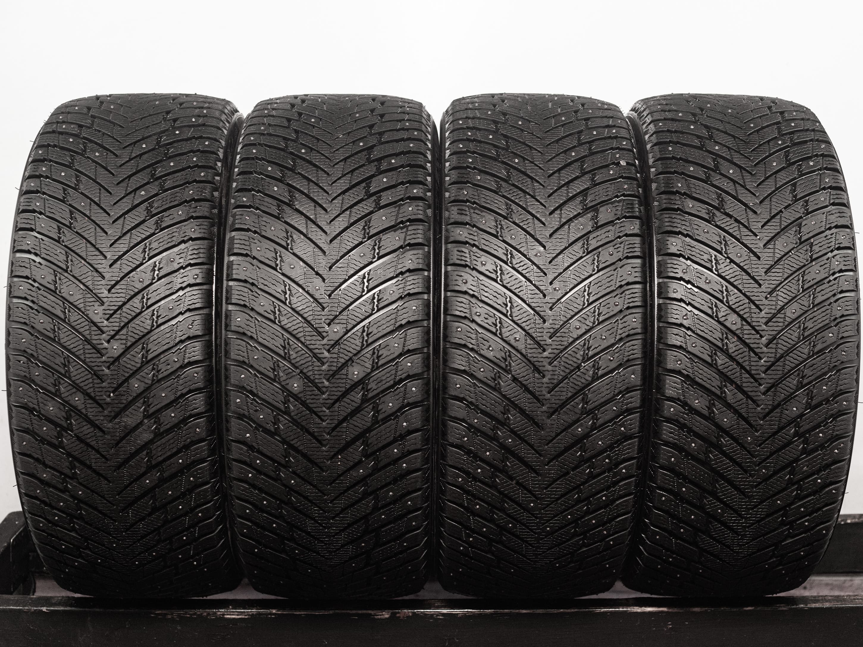 Zmax Winternova Stud II 275/45 R20 110T XL