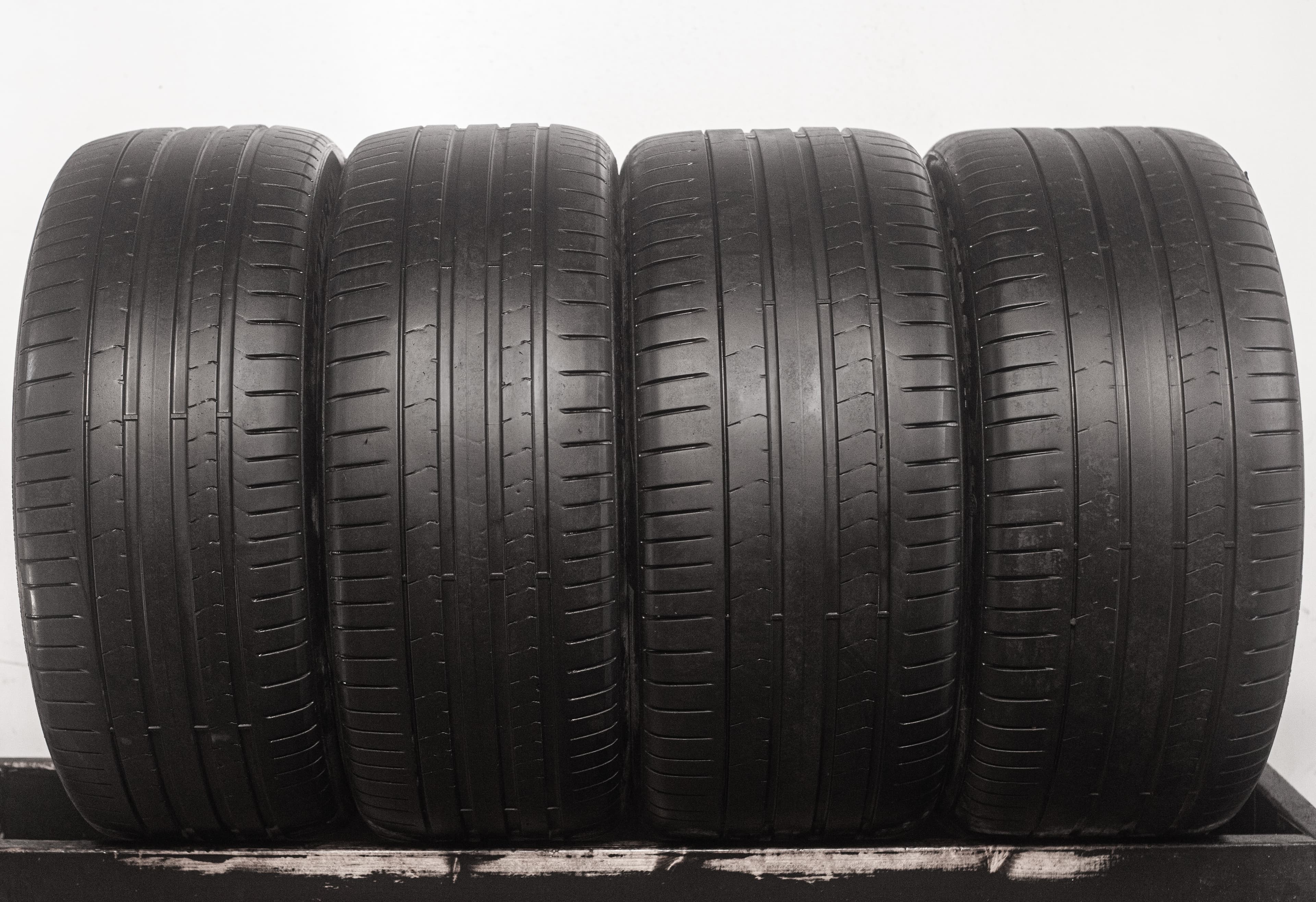Pirelli P Zero PZ4 275/40 R21 107Y XL 0420 и 315/35 R21 111Y 4319 Run Flat