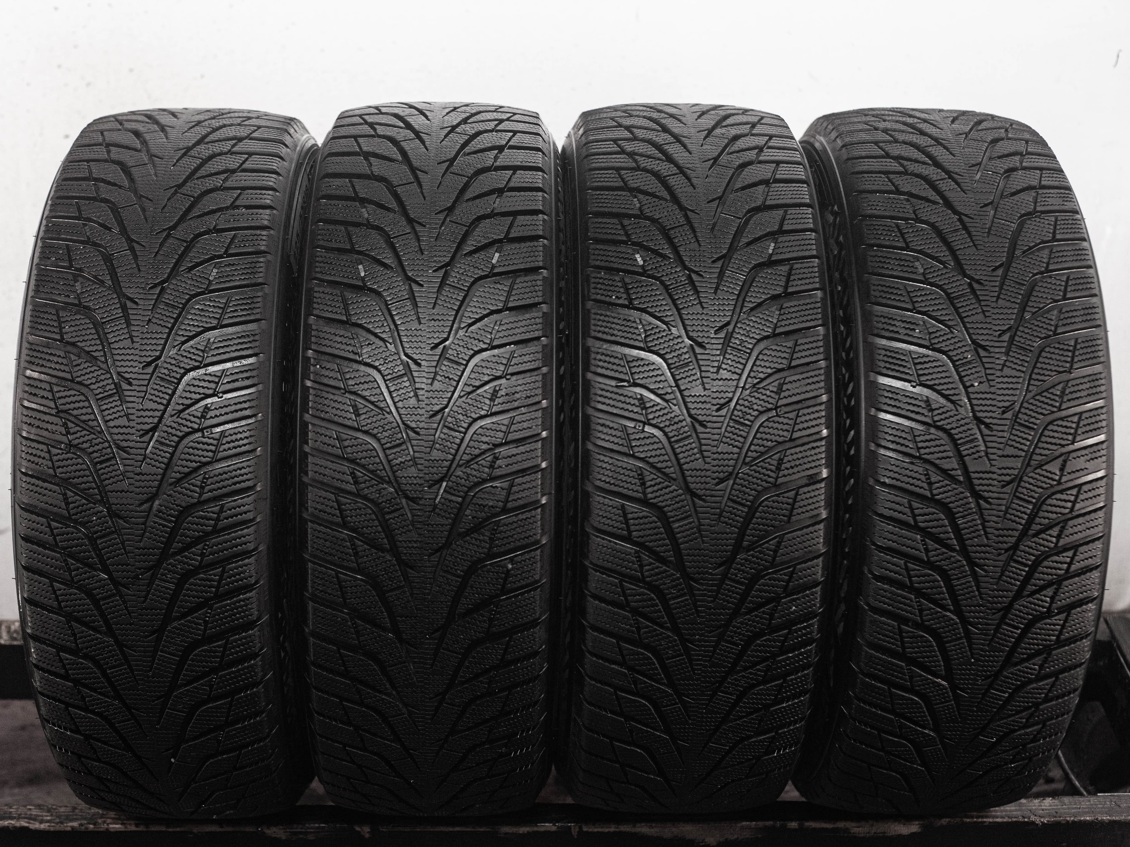 Hankook Winter I'Cept IZ3 X W636A 225/55 R18 102H XL