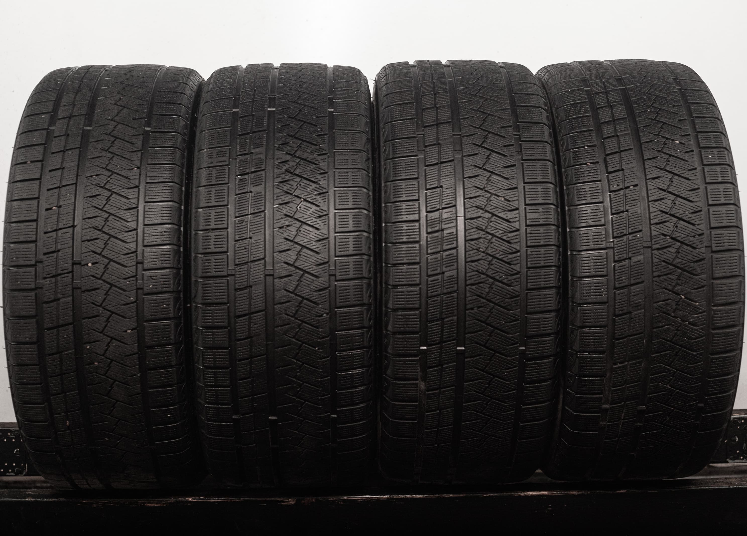 Triangle SnowLink PL02 255/40 R20 101W XL