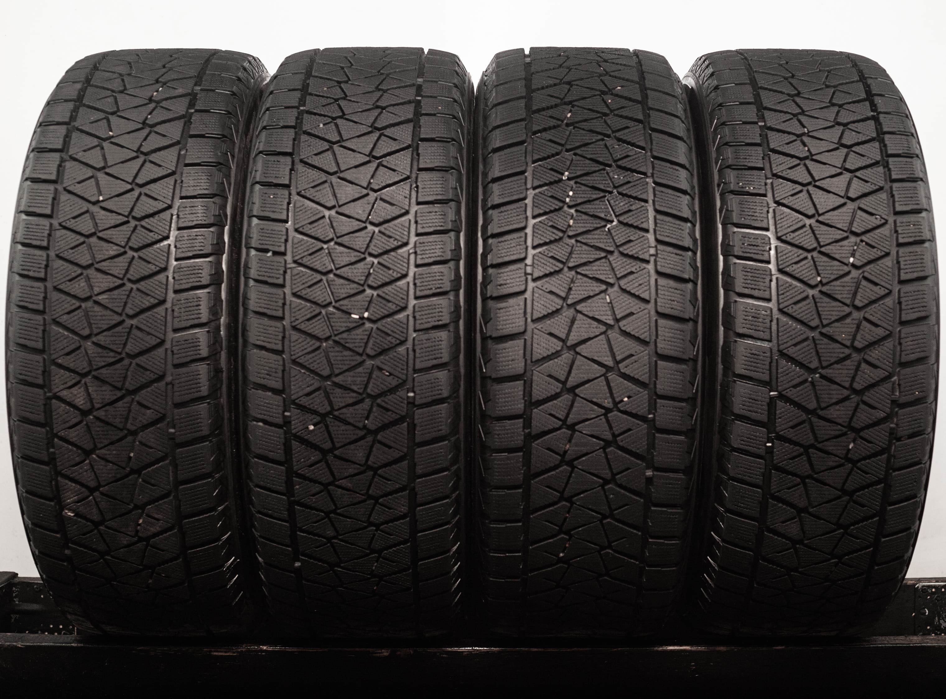 Bridgestone Blizzak DM-V2 275/60 R20 115R